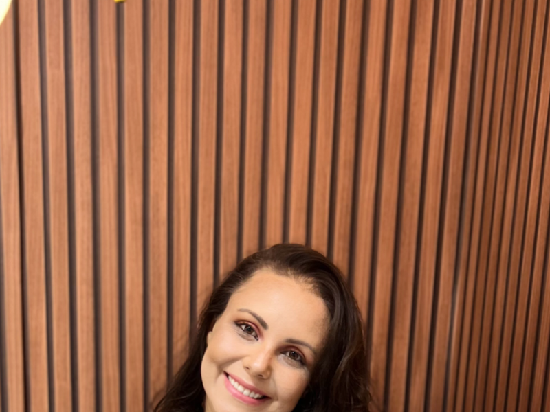 Foto 9 de Dra. Camila Freitas - Implantes Dentários em Feira de Santana - BA