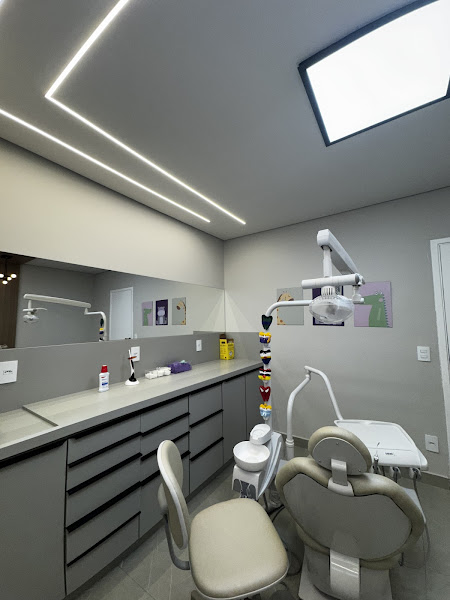 Foto 3 de Dra. Camila Guedes - Odontopediatria, Dentista de criança em Varginha