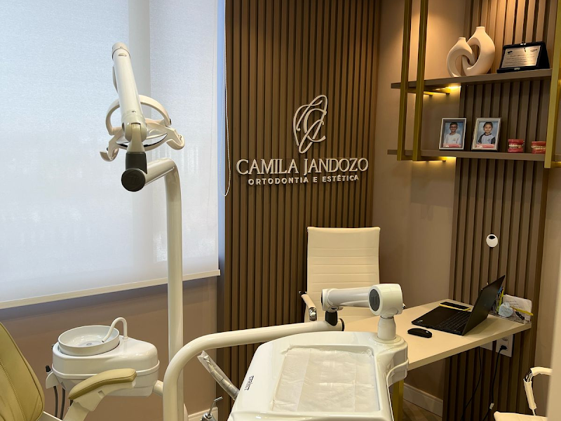 Foto 3 de Dra Camila Jandozo | Odontologia Especializada | Hortolândia