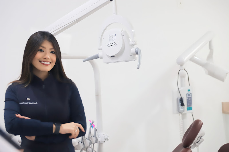 Foto 2 de Dra. Camila Kaori - Dentista Piracicaba - Aparelho Ortodôntico - Particular e Uniodonto