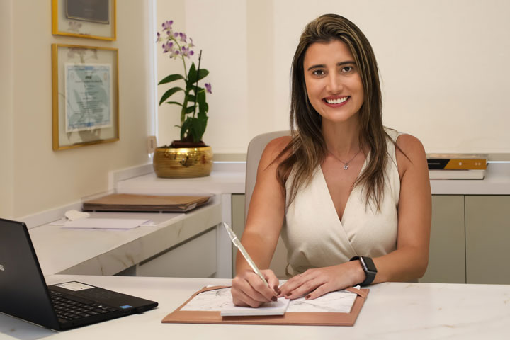 Foto 2 de Dra Camila Lettieri Cirurgiã Dentista - Ortodontia