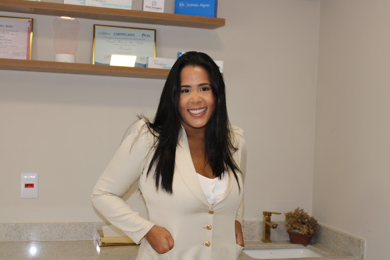Foto 2 de Dra. Camila Matos Reabilitação Oral & Estética