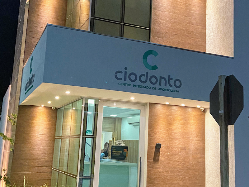 Foto 2 de Dra Camila Miguéis / Dr.Dirceu Miguéis - CIODONTO