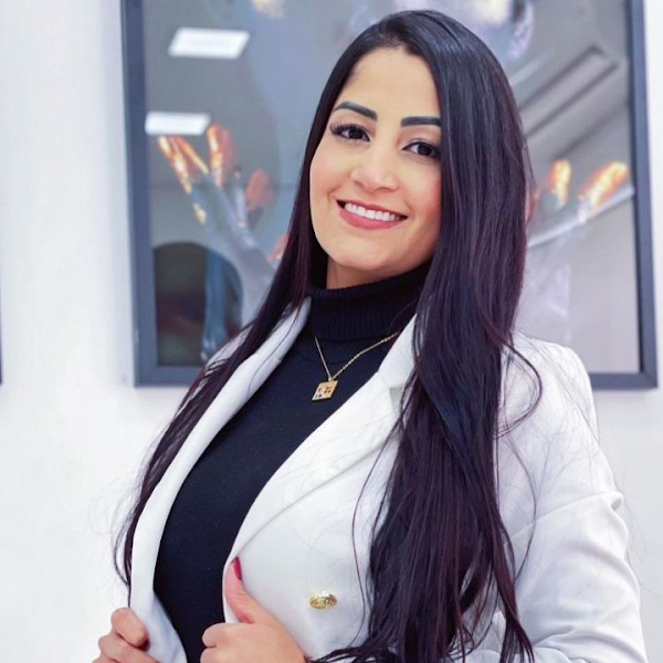 Foto 2 de Dra. Camila Santiago l Lentes em Resina ABC