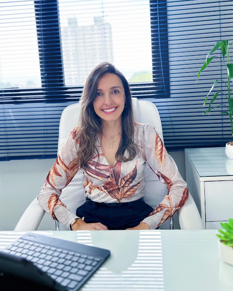 Foto 2 de Dra. Camila Siqueira - Dentista- Odontologia estética e prótese