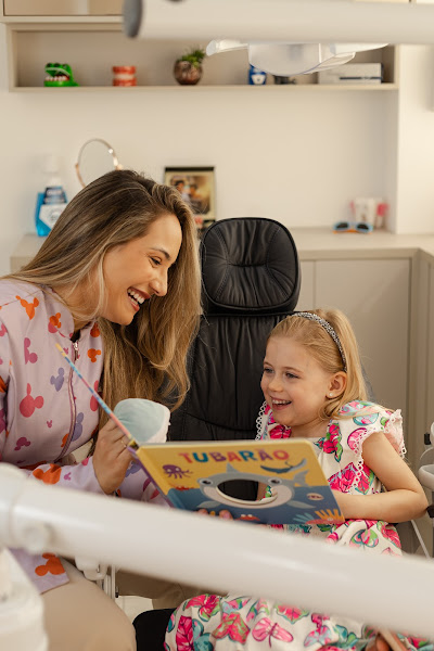 Foto 2 de Dra Camila Zanchi Dentista | Odontopediatria Indaiatuba | Ortodontia | Clareamento dental