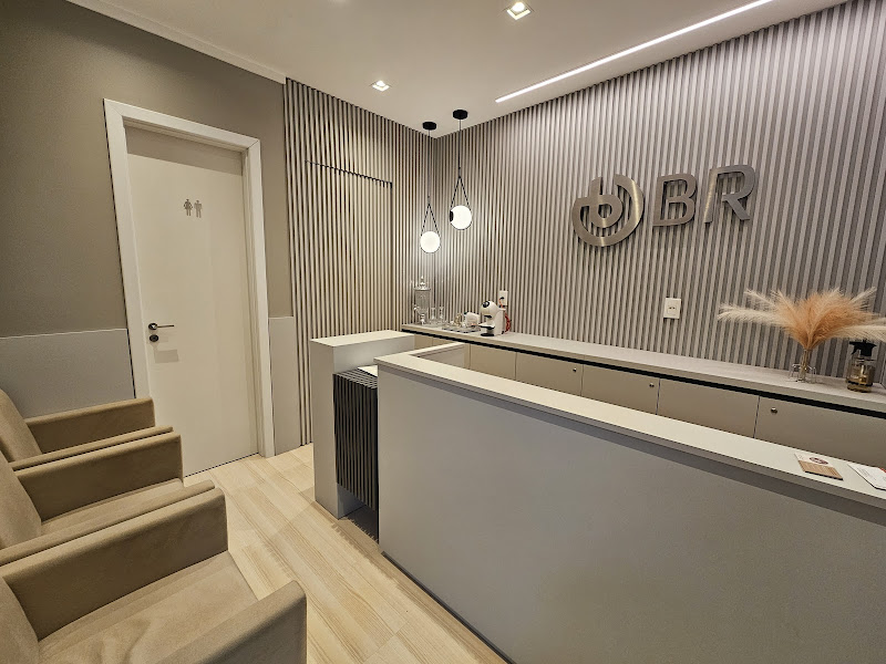 Foto 3 de Dra. Camily Almeida Weschenfelder