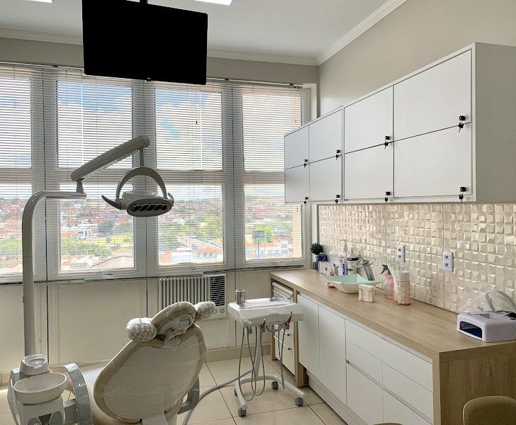 Foto 2 de Dra. Caren Augustinho Dentista