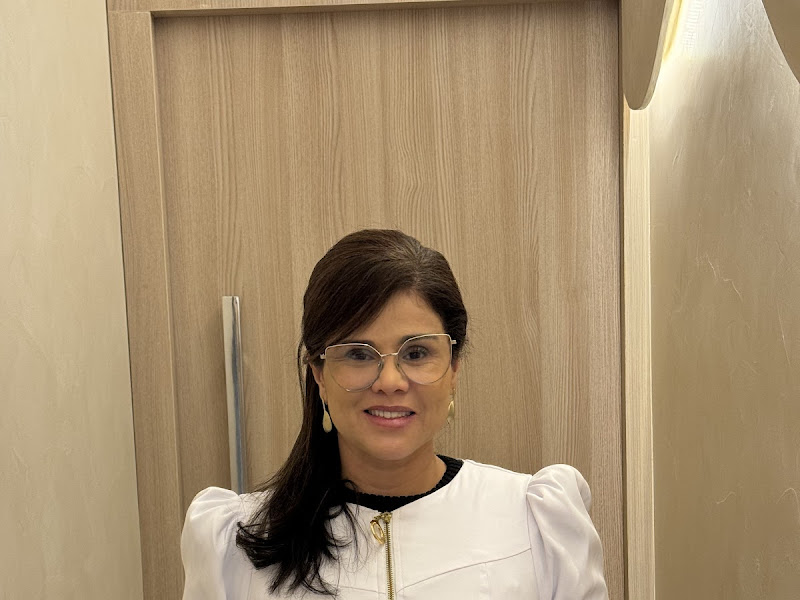 Foto de Dra. Carina Lyra - Dentista em Niterói