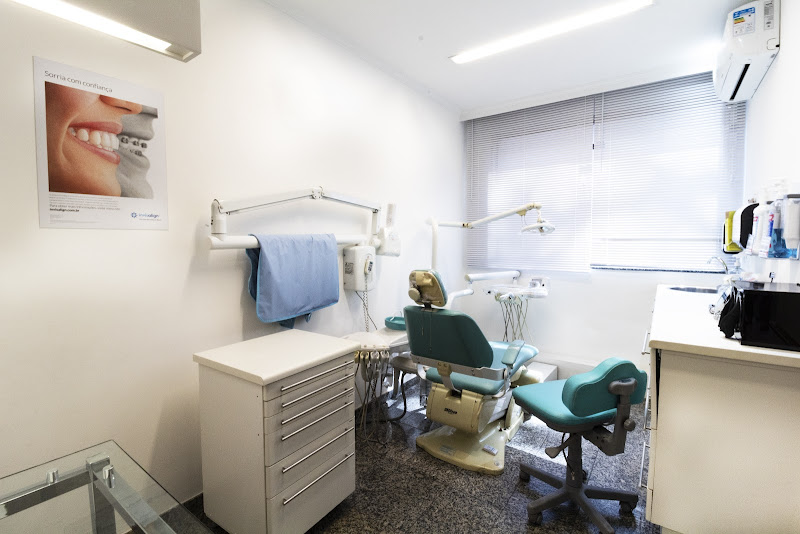 Foto 2 de Dra Carina Myung Rodenbeck - Cirurgiã Buco Maxilo Facial