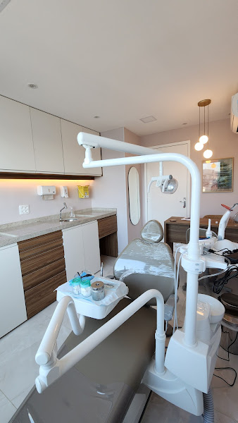 Foto 2 de Dra Carina Pires | Clinica Odontológica | Expert em Clareamento e Atendimento Humanizado