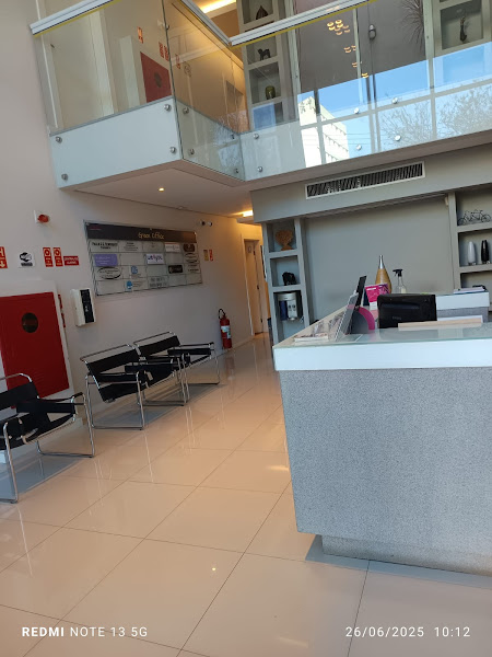 Foto 3 de Dra Carla Ariani - odontologia e implantodontia