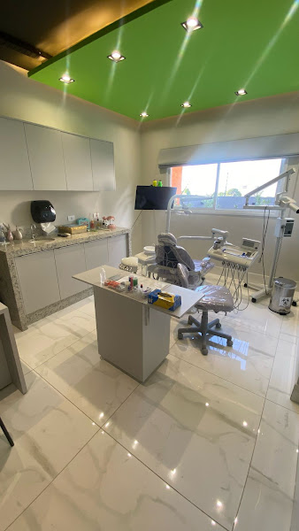 Foto 3 de Dra. Carla Dutine - Cirurgiã Dentista