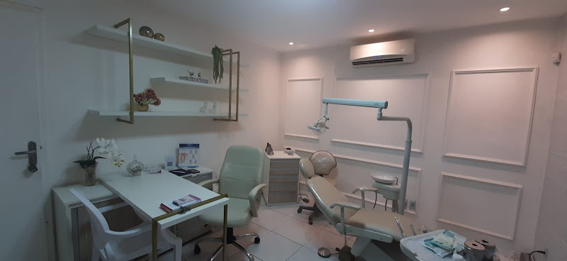 Foto 2 de Dra Carla Lopes Soares Medeiros