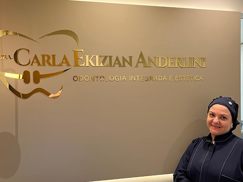 Foto 2 de Dra. Carla Moreira Cirurgiã Buco Maxilo Facial