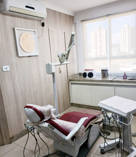 Foto 3 de Dra. Carla Moreira Lopes - Cirurgiã Dentista - CROSP 58417