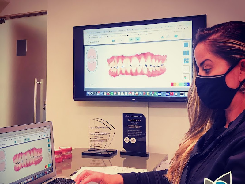 Foto 10 de Dra. Carla Totini | Dentista em Belo Horizonte | Implante dentário, Prótese sobre Implante.