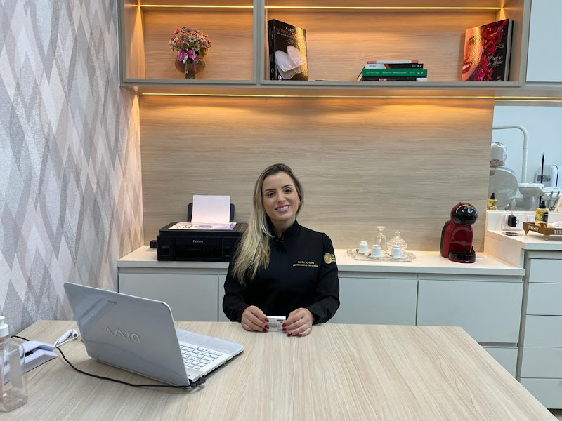 Foto 2 de Dra. Carol Alfenas | Cirurgiã Dentista Campinas SP | +10 Anos Devolvendo Sorrisos
