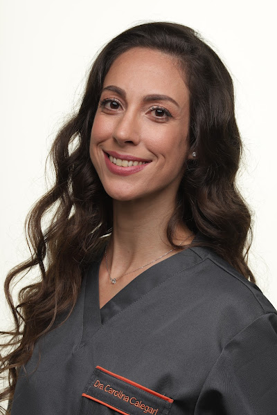 Foto 2 de Dra. Carolina Calegari - Cirurgia Bucomaxilofacial