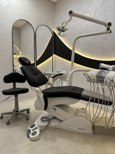 Foto 3 de Dra. Carolina Calegari - Cirurgia Bucomaxilofacial