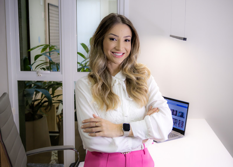 Foto 2 de Dra. Carolina Cassol - Dentista e Harmonização Facial