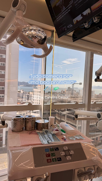 Foto 3 de Dra. Carolina Cassol - Dentista e Harmonização Facial