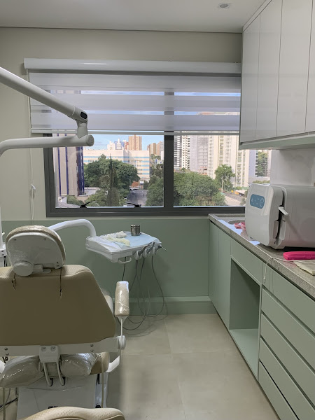 Foto 2 de Dra. Carolina Dreher - Dentista em Curitiba
