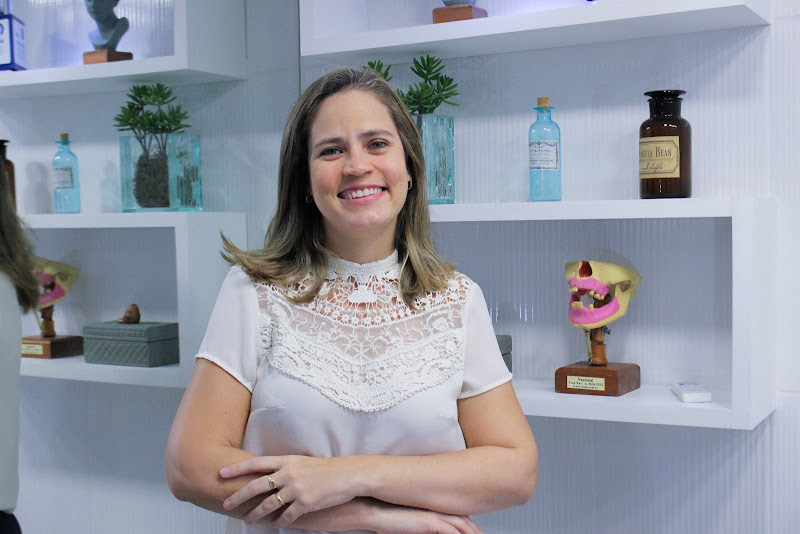 Foto de Dra. Carolina Muniz - Ortodontia e Odontologia Estética