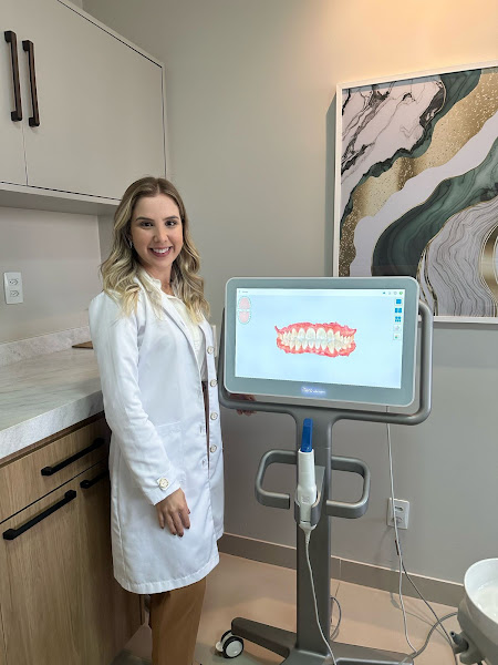 Foto 2 de Dra. Carolina Sprizon Franco - Ortodontia e Dor Orofacial (Bruxismo/DTM) Invisalign Londrina