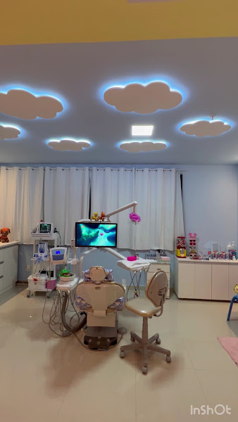 Foto 3 de Dra Caroline Amorim-Odontopediatria e Ortopedia Funcional em Cuiabá-Dentista infantil-Aparelho infantil-Aparelho de criança