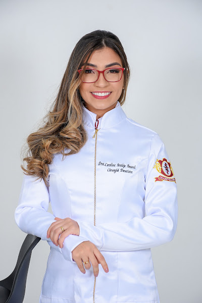 Foto 2 de Dra. Caroline Araújo Amaral | Implantes dentários | Santarém
