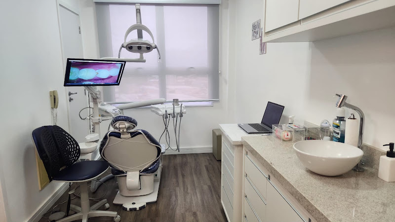 Foto 3 de Dra Caroline Bastos Collard Martins