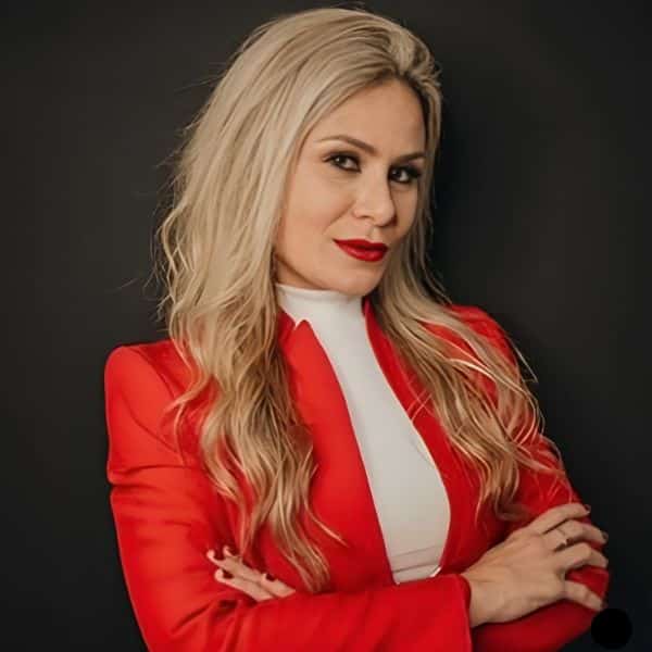 Foto 2 de Dra. Caroline Carneiro | Harmonização Facial em Petrópolis