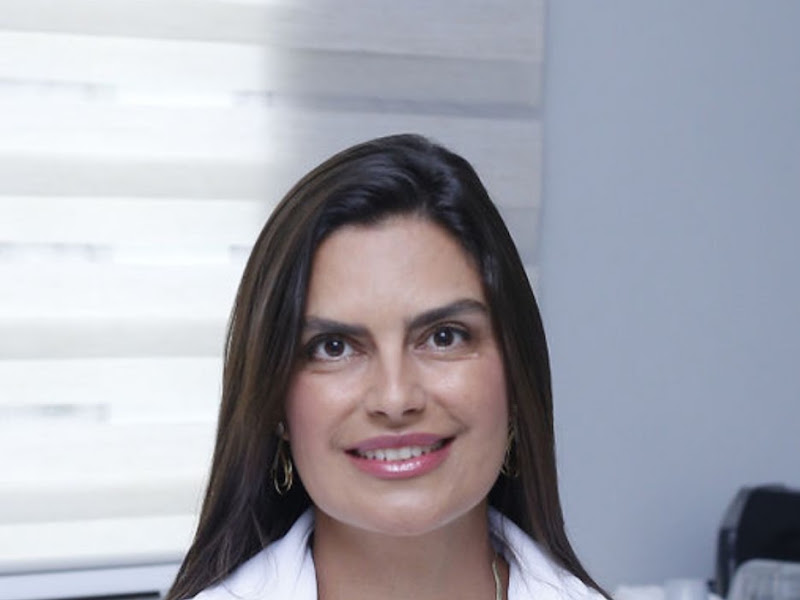Foto de Dra Caroline Carvalho de Paula - Dentista - Consultório Odontologico