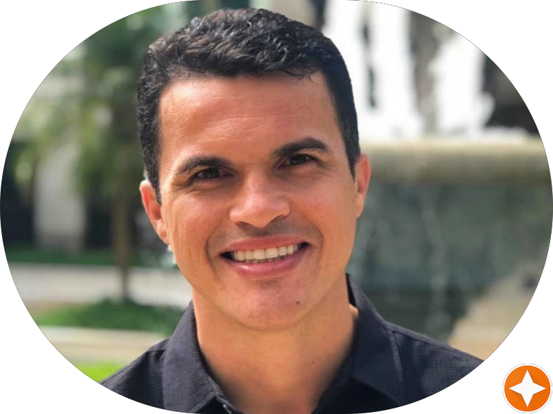 Foto 2 de Dra. Caroline Gomes | Harmonização orofacial e ortodontia