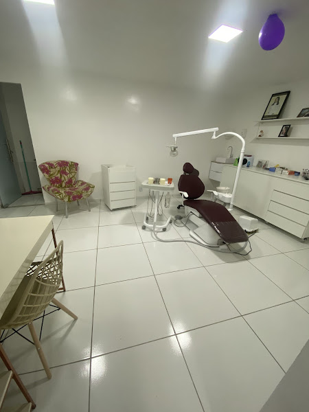 Foto 2 de Dra Caroline Mendonça- Dentista -Juazeiro Bahia