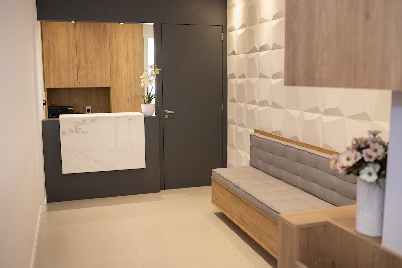 Foto 2 de Dra. Caroline Rossi- Reabilitação Oral (CDR Odontologia)