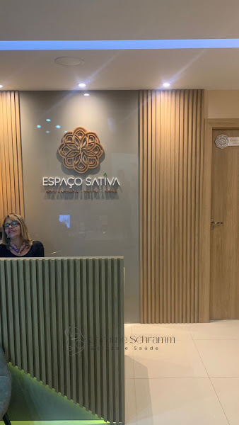 Foto 2 de Dra. Caroline Schramm | Clínica de Harmonização facial em Salvador