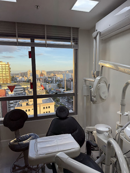 Foto 2 de Dra Caroline Weirich - Ortodontia | Invisalign Doctor