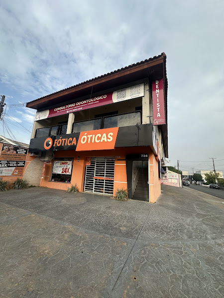 Foto 2 de Dra Caroline Zambanini - Dentista em Santa Bárbara d'Oeste e Americana I Lentes de resina | Clareamento | Prótese Dentária