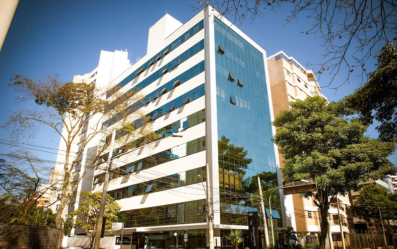 Foto 2 de Dra. Cassia Cestari Toia | Endodontista em São José dos Campos