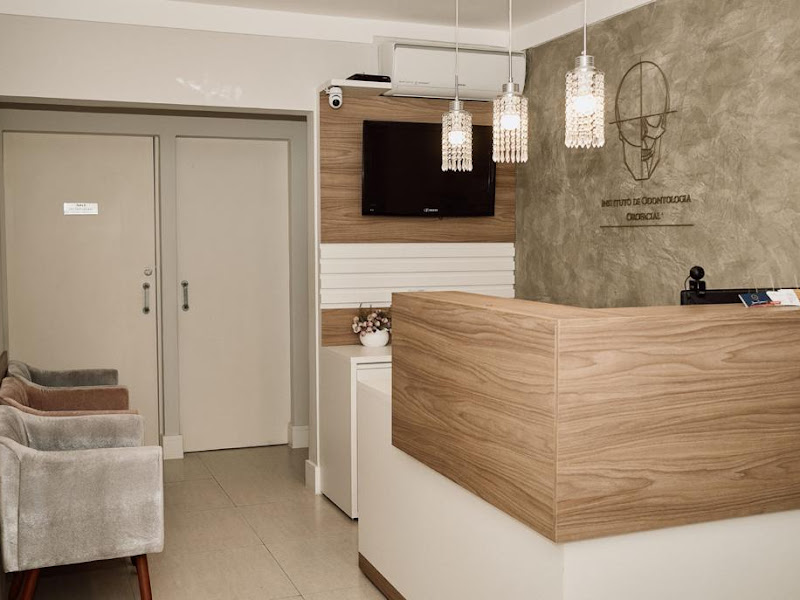 Foto 10 de Dra. Cassia Cestari Toia | Endodontista em São José dos Campos