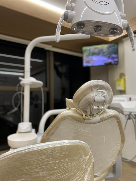 Foto 3 de Dra. Cássia Nóbrega - Dentista em Fortaleza | Prótese Dentária | Estomatologia | Laserterapia