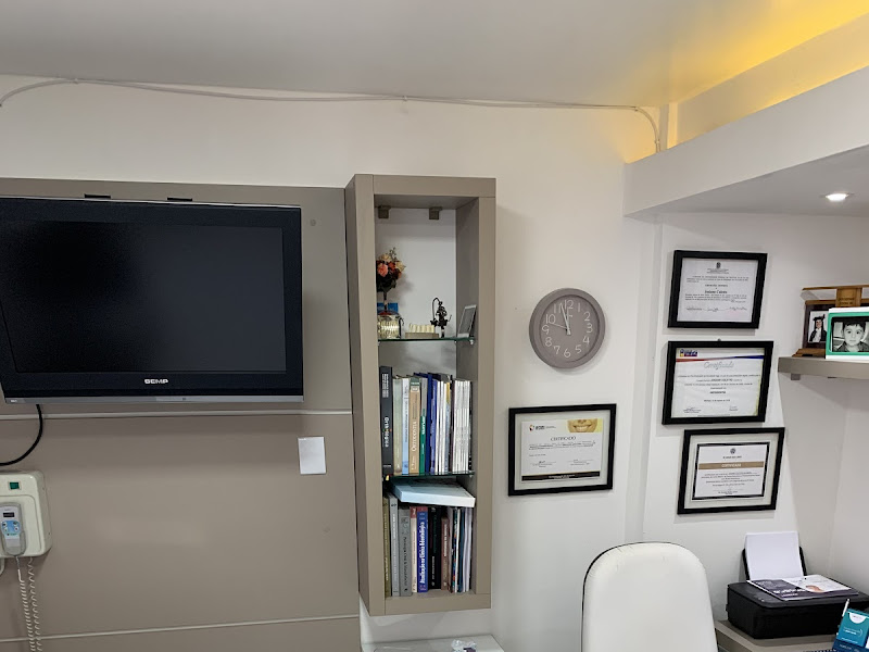 Foto de Dra. Catarina Cumerlato - Odontologia Especializada