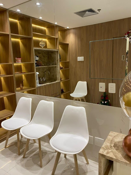 Foto 3 de Dra Christal Colúmbia - Ortodontia e Odontologia Estética