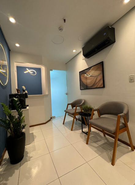 Foto 2 de Dra Cibele Bock - Cirurgiã-Dentista