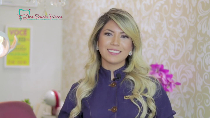 Foto 3 de Dra Cíntia Huss - Dental Clinic : Implante dental | Lente de contato dental | Prótese