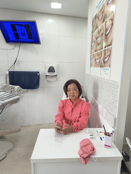 Foto 2 de Dra. Cintia Marimoto | Implantes Dentários