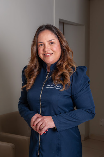 Foto 2 de Dra. Cíntia Pontello | Implantes Dentários e Periodontia em Belo Horizonte