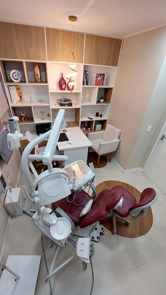 Foto 2 de Dra. Cirlete Damasceno - Cirurgia-dentista